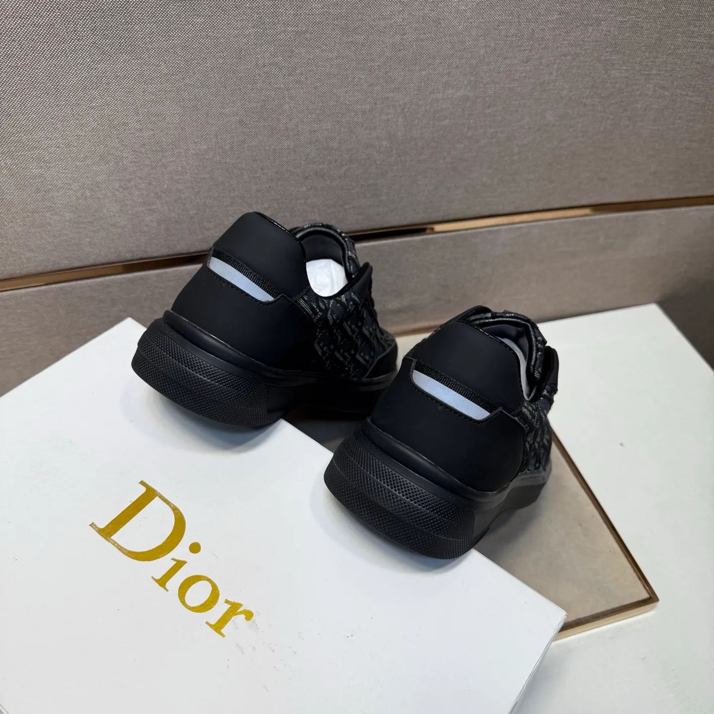 ⬛️Men's shoes 💰p400 [Dior~] Men's casual shoes 2025z cabinet sales simultaneously 🔶Size: 38-44#️⃣ 🔷3 colors🔜The upper is made of multi-material splicing ➕Genuine leather lining, comfortable and breathable, sole: original comfortable and wear-resistant outsole, ⚠️real thing📱photographed🎬real thing is better📢📢📢